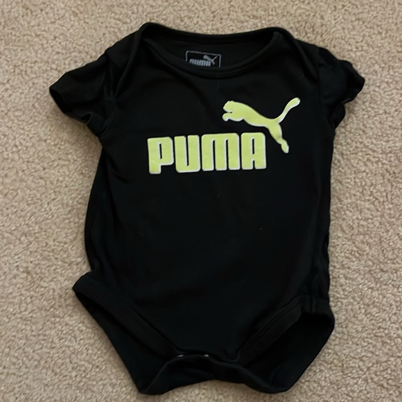 3-6M Puma bodysuits - Picture 3 of 4